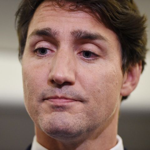 Justin Trudeau gibt eine Erklärung zu einem alten Foto ab, das ihn mit dunkel geschminktem Gesicht zeigt