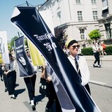 Als Wappentier dient die Nasen­muräne, weil sie als Männchen zur Welt kommt und sich dann zum Weibchen wandelt