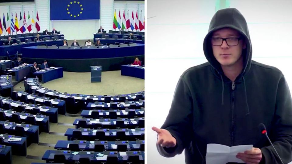 Nico Semsrott von "Die Partei" provoziert im EU-Parlament Nico Semsrott von "Die Partei" provoziert im EU-Parlament