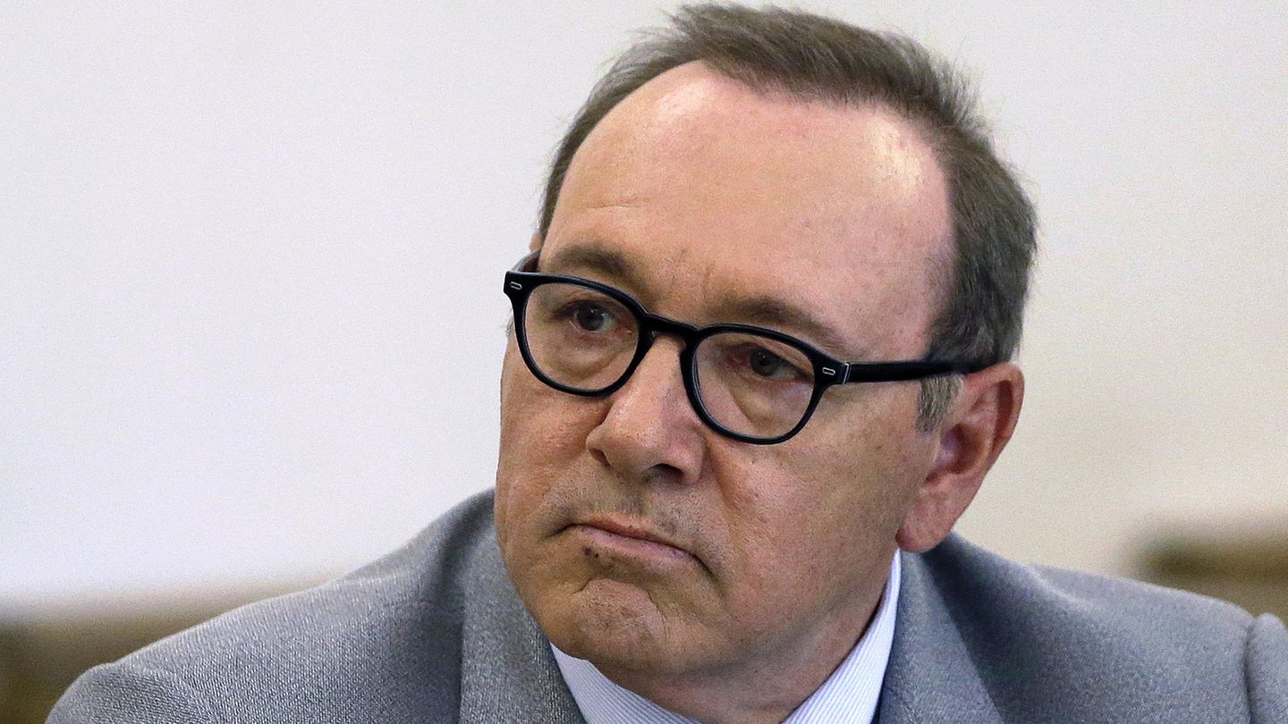 Was bedeutet der Tod des Anklägers für Schauspieler Kevin Spacey?