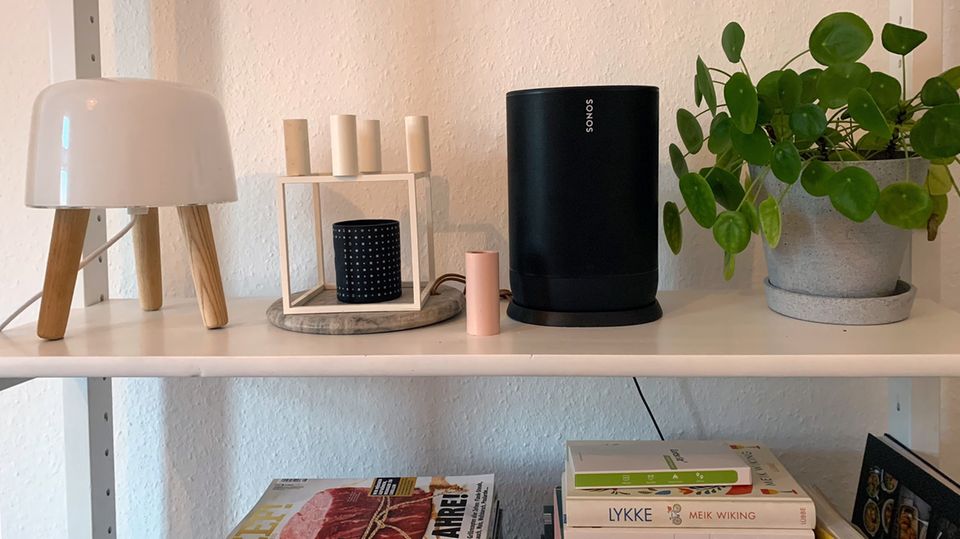 Das schlichte Design macht sich auch im Wohnzimmer gut