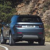 Der neue Land Rover Discovery Sport mit neuer Lichtsignatur hinten