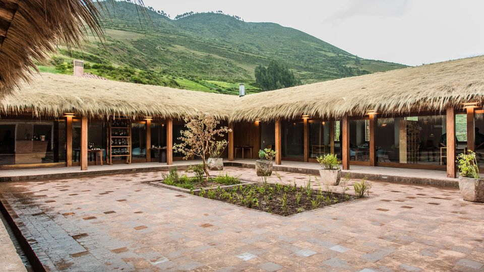 Forbes-Liste: Das Restaurant Mil liegt an einem abgelegenen Ort, unweit der archäologischen Stätte Moray im Heiligen Tal der Inka, nördlich von Cusco Das Restaurant Mil liegt an einem abgelegenen Ort, unweit der archäologischen Stätte Moray im Heiligen Tal der Inka, nördlich von Cusco
