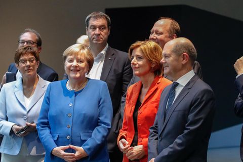 Die Teilnehmer der nächtlichen Koalitionsausschusssitzung zum Thema Klima