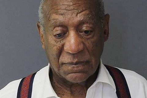 Bill Cosby, nachdem er wegen schwerer sexueller Nötigung in drei Fällen zu mindestens drei Jahren Haft verurteilt wurde