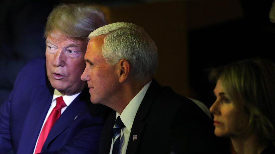 US-Präsident Donald Trump (l.) tauchte überraschend mit seinem Vize Mike Pence bei der Klimakonferenz in New York auf
