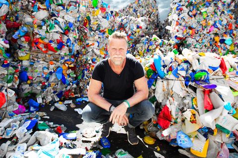 Jenke von Wilmsdorff im Plastik-Extrem-Experiment