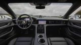 Es muss nicht immer ein Monster-Tablet sein: Das Cockpit passt sich gut ins Interieur sein