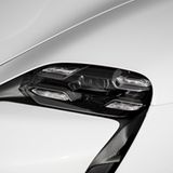 Die Scheinwerfer haben die typische Porsche-Vierpunkt Lichtgrafik