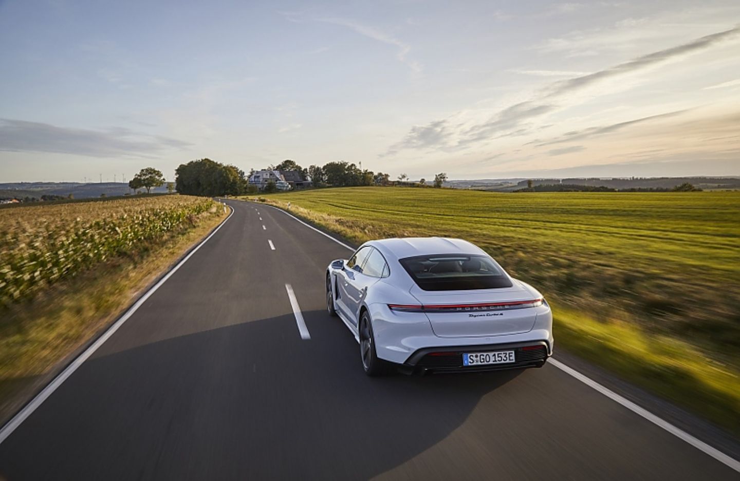 Der Porsche Taycan Turbo S ist bis zu 260 km/h schnell