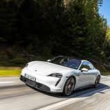 Im Fahrprogramm Sport Plus wird der Klang der beiden E-Maschinen moduliert