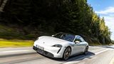 Im Fahrprogramm Sport Plus wird der Klang der beiden E-Maschinen moduliert