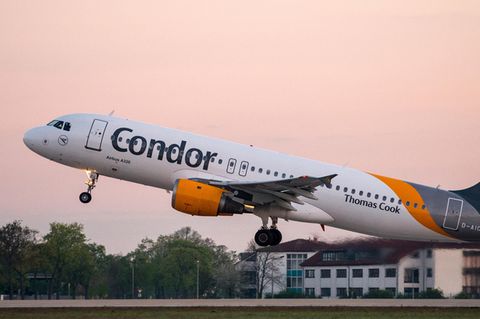 Ein Passagierflugzeug der Fluggesellschaft Condor