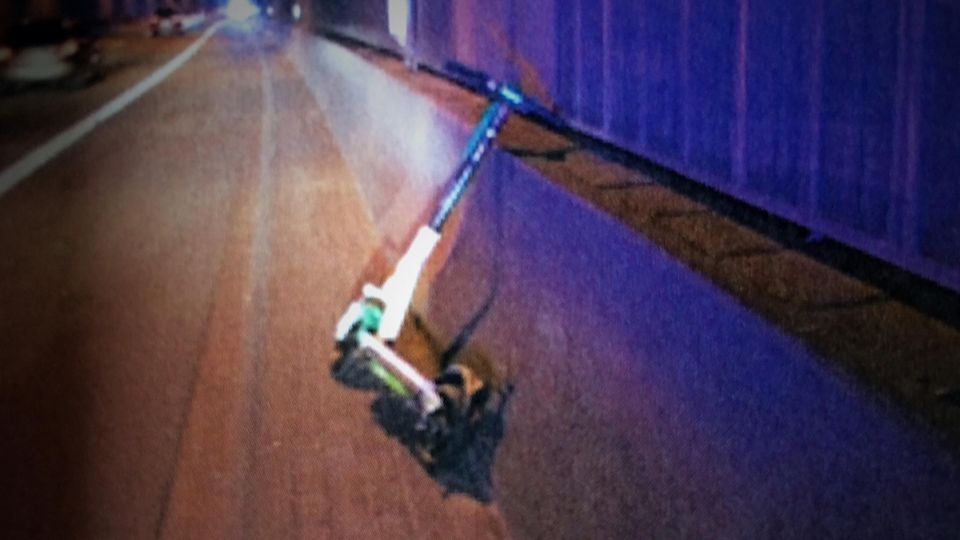 nachrichten deutschland - e-scooter auf autobahn geworfen nachrichten deutschland - e-scooter auf autobahn geworfen