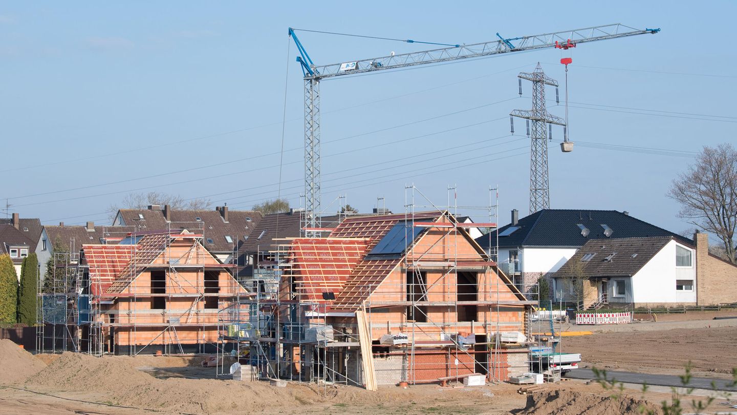 Einfamilienhäuser im Rohbau in der Nähe von Hannover