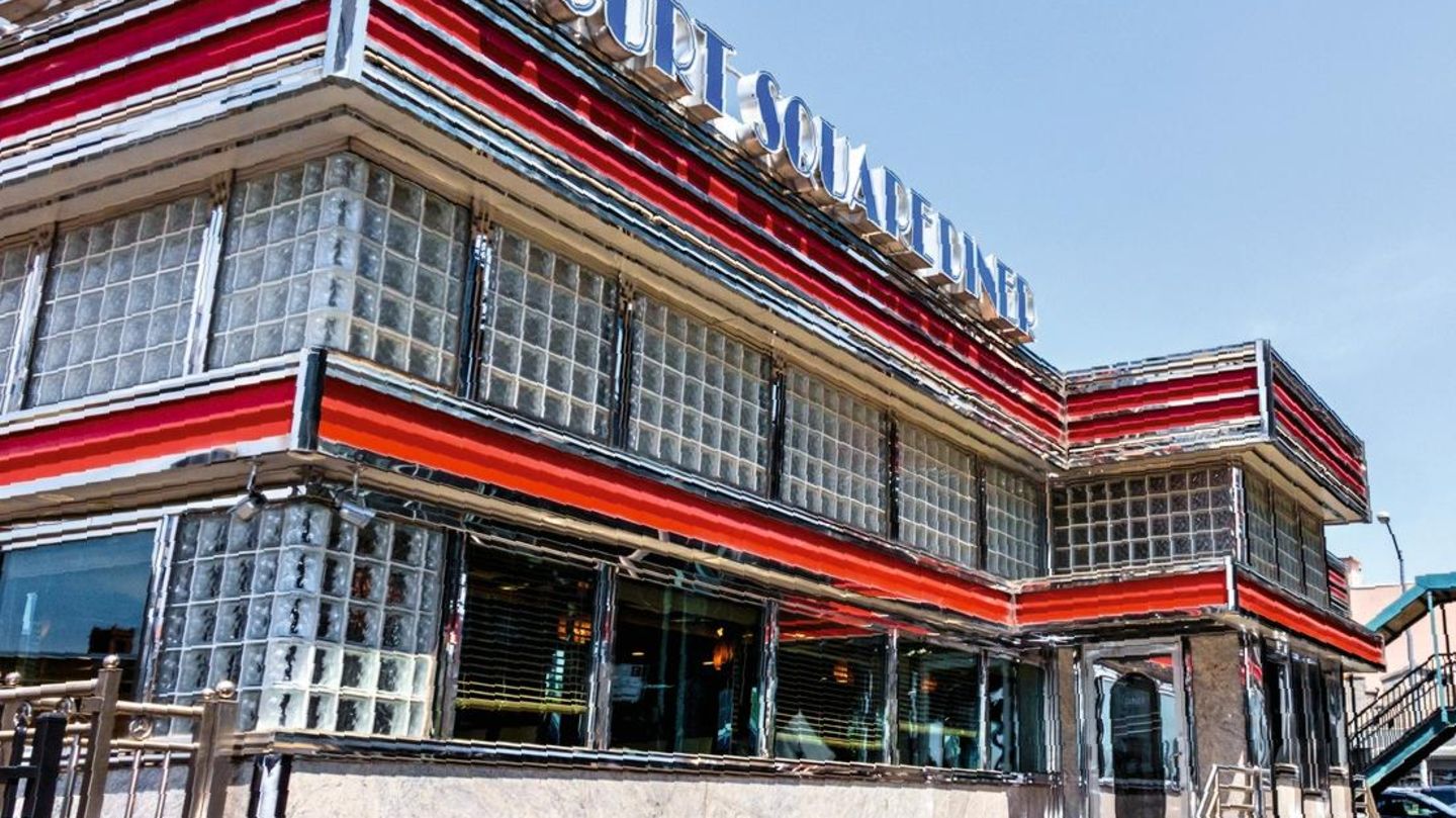Das Court Square Diner
