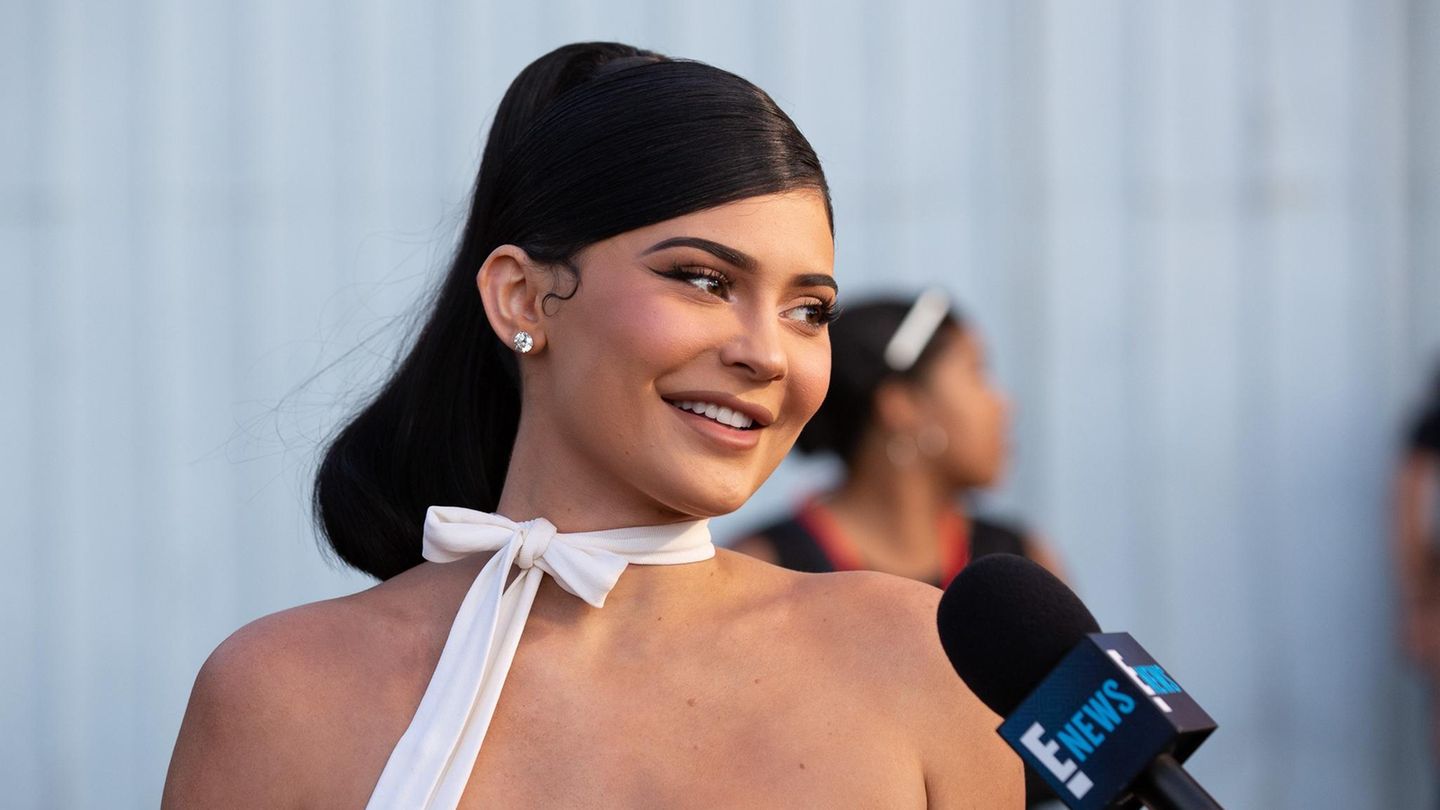 Kylie Jenner Nun Gibt Sie Infos Zu Ihrem Fehlen Bei Den Emmy S Stern De