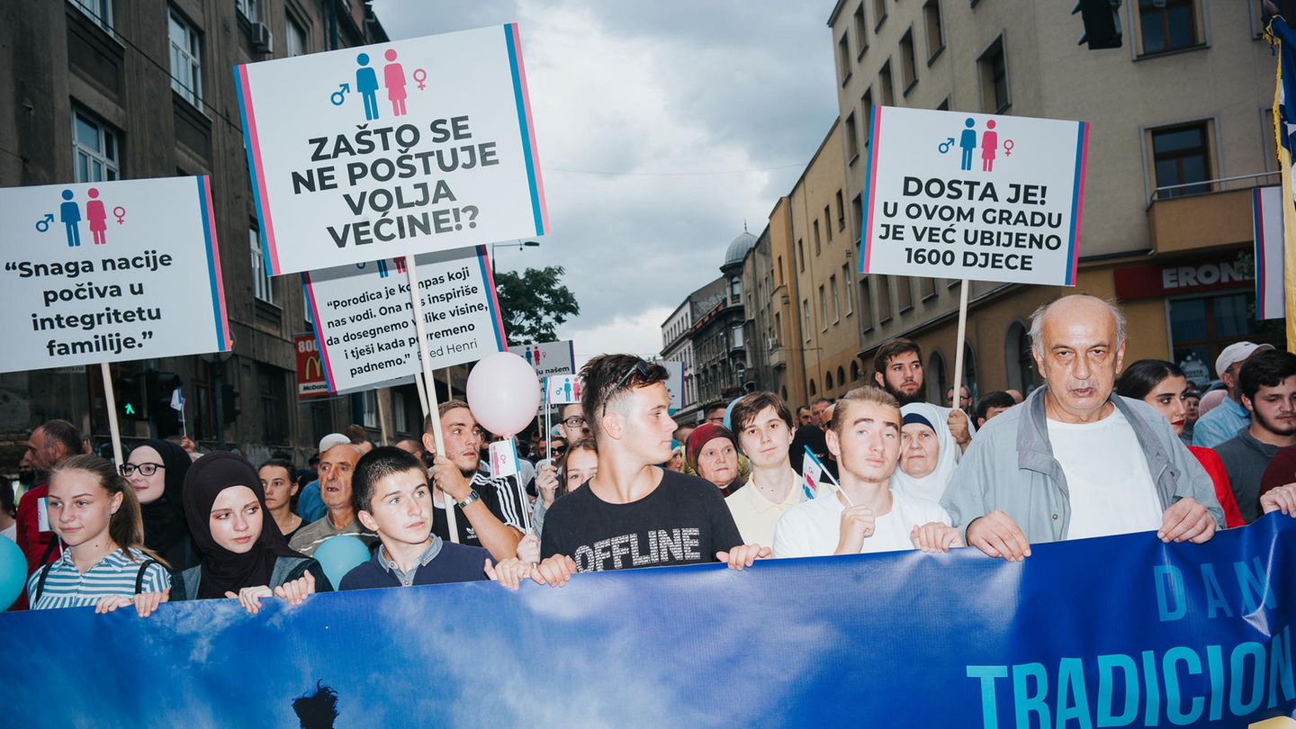 Die Gegendemo am "Tag der  traditionellen Familie" wurde vom  muslimischen Bürgerverein organisiert