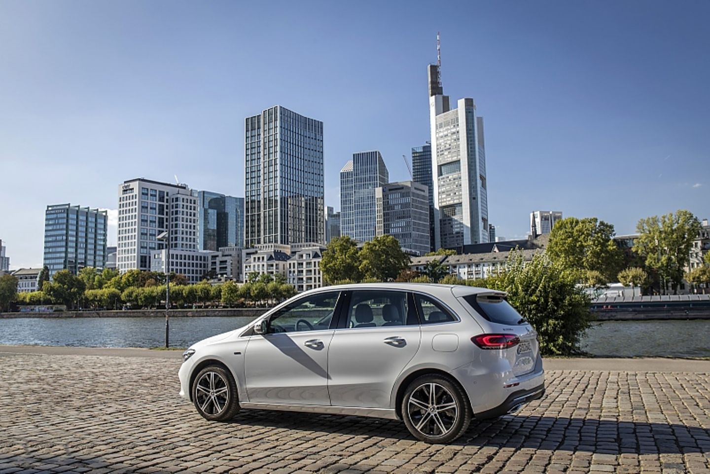 Mercedes B 250e