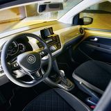 Das Interieur bleibt gleich, die Handy-Halterung ist hilfreich