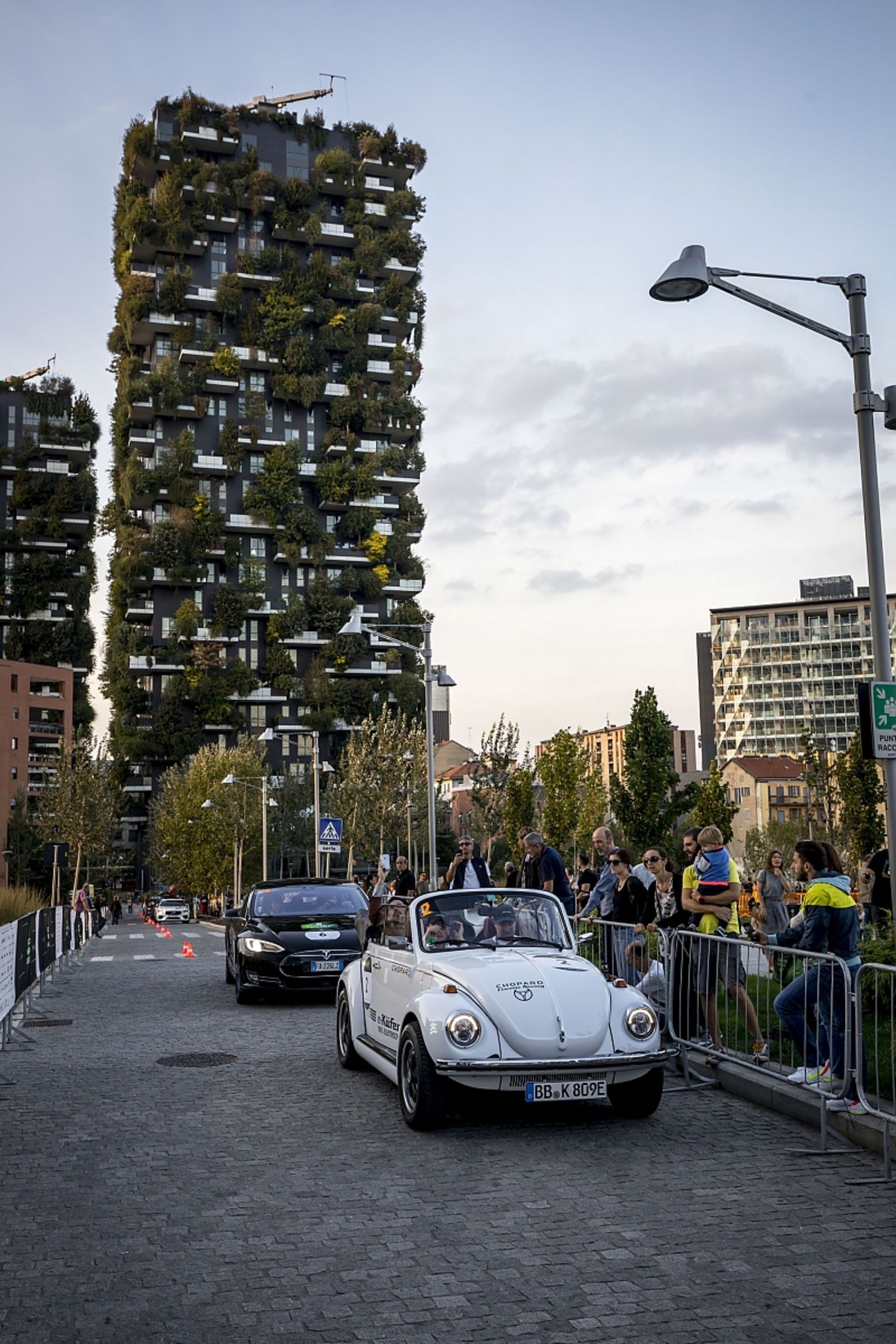 Mille Miglia Green machte auch beim berühmten Bosco Verticale Station