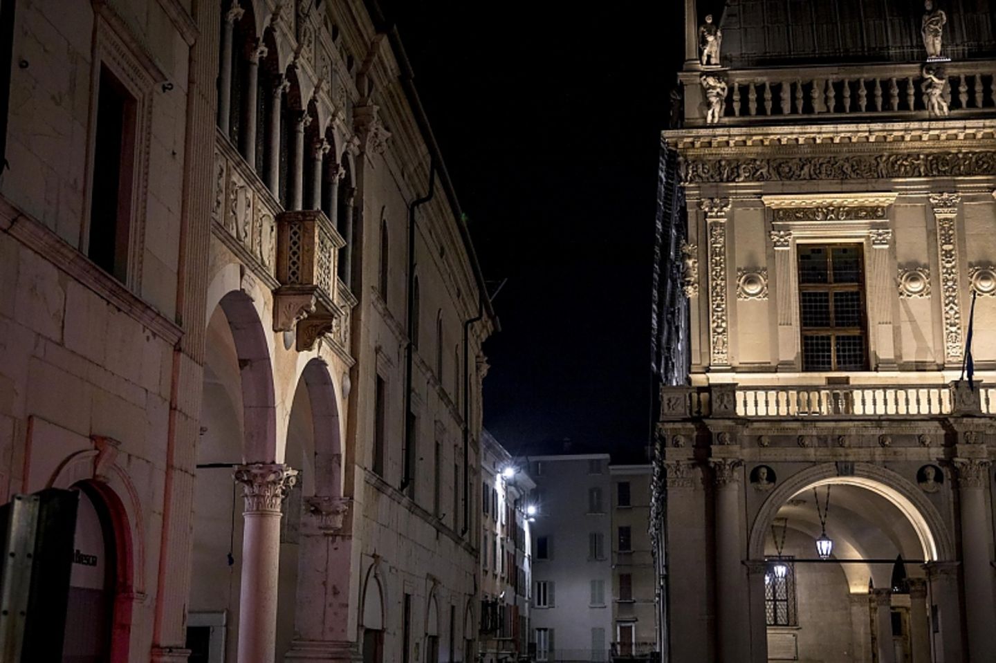Der Prolog durch das nächtliche Brescia war eindrucksvoll