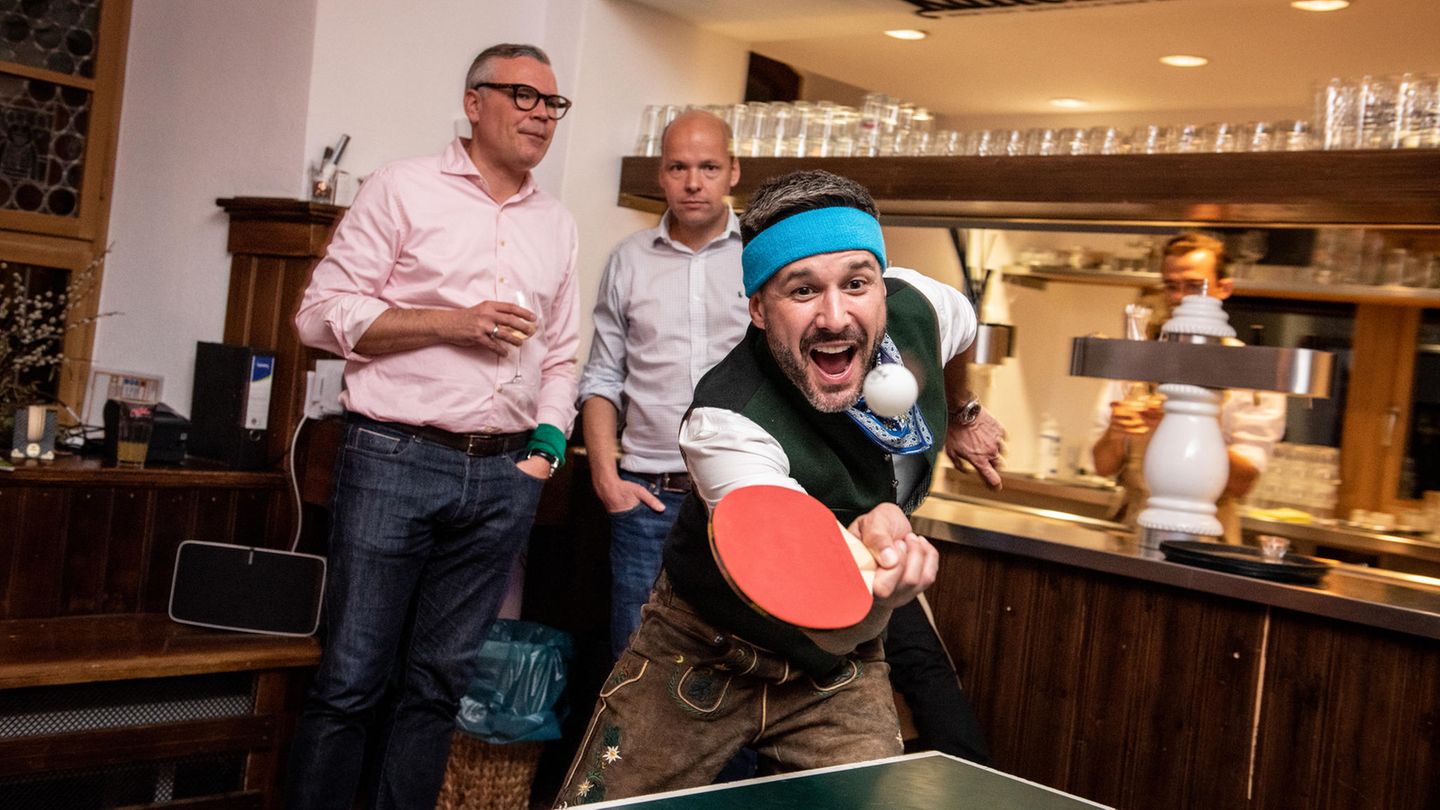 Jochen Schropp gibt beim anschließenden Tischtennisturnier alles.