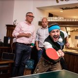 Jochen Schropp gibt beim anschließenden Tischtennisturnier alles.