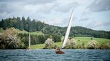 Frischer Wind erwartet die Buddies bei der Jack Wolfskin Segelregatta.