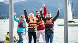 Nach der Regatta freuen sich (Astrid Bleeker (G+J), Marcello Concilio (Ernsting’s Family) und Dirk Ueberbach (G+J) wieder festen Boden unter den Füßen zu haben.