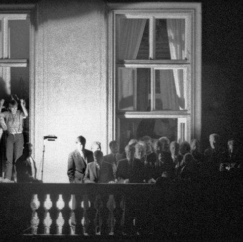 Hans-Dietrich Genscher auf dem Prager Botschaftsbalkon