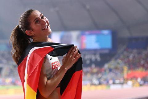 Gesa Felicitas Krause feiert ihre Bronzemedaille bei der WM 2019 in Doha