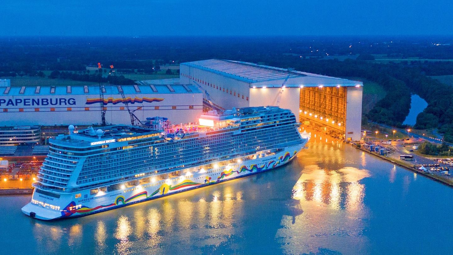 Erst Mitte August hatte die "Norwegian Encore" die überdachte Baudockhalle der Meyer Werft in Papenburg verlassen.