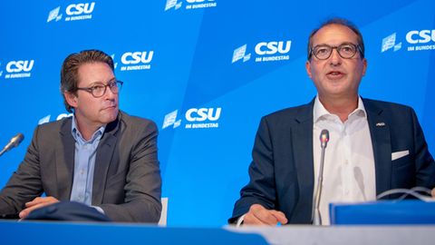 CSU-Landesgruppenchef Alexander Dobrindt (r.), hier mit Bundesverkehrsminister Andreas Scheuer