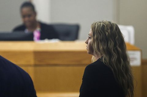 Amber G. vor dem Gericht in Dallas