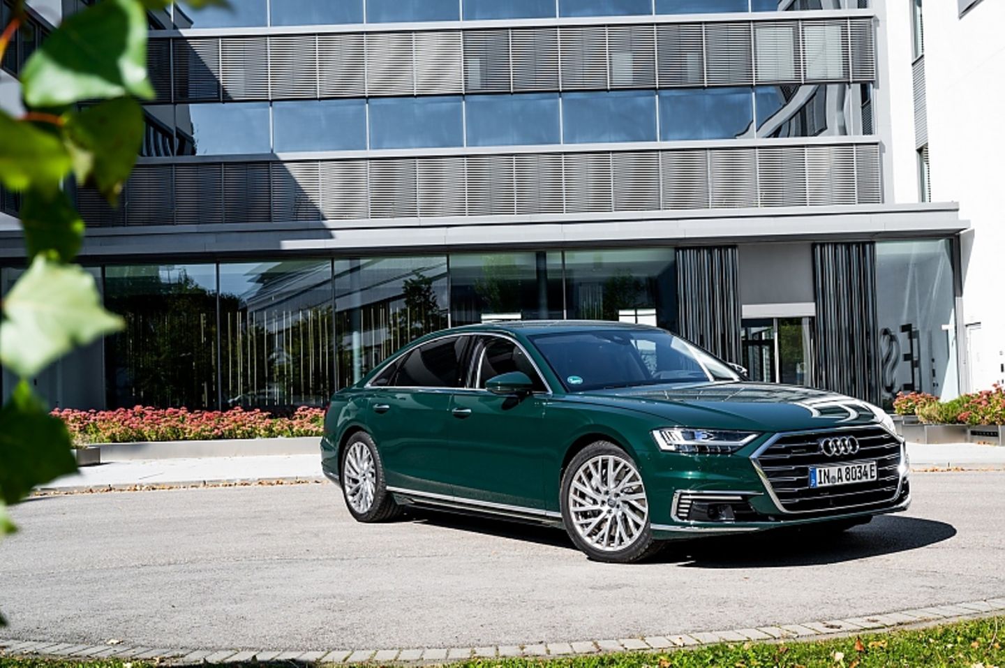 Audi A8L 60 TFSI e quattro