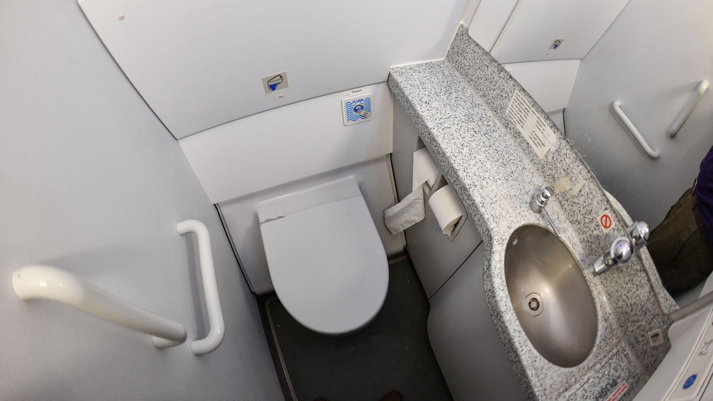 Flugzeugtoilette