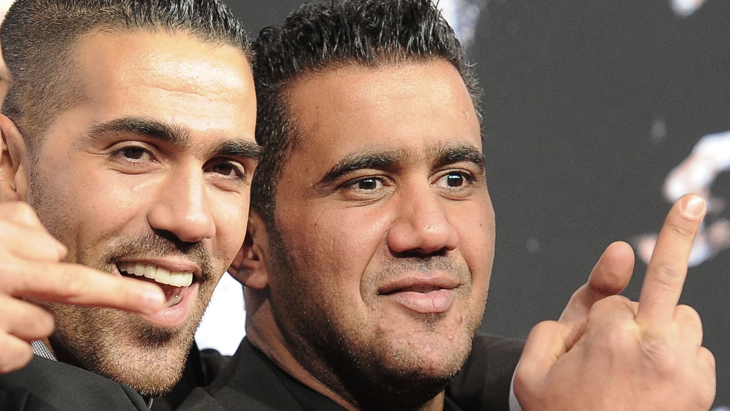 Der Rapper Bushido (l.) posiert mit Arafat Abou-Chaker bei der Premiere des Films "Zeiten ändern Dich" 2010 in Berlin