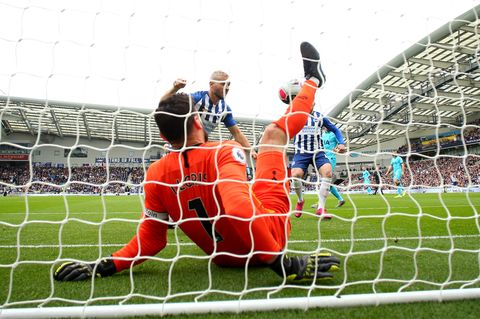 Der Moment, in dem der Arm von Hugo Lloris wegknickte