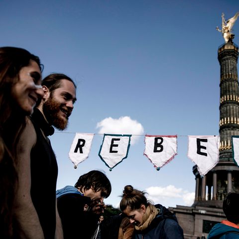 Aktivisten von Extinction Rebellion am Großen Stern in Berlin