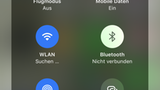 2. Schritt: Wenn du länger auf das Icon für mobile Daten gedrückt hast, kommst du zu diesem Feld. Jetzt musst du das AirDrop-Icon links unten länger gedrückt halten. 