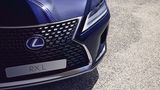 Markenzeichen: Der üppige Kühlergrill des Lexus RX 450h