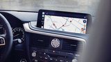 Das große Display thront im Lexus RX 450h in der Mitte des Cockpits