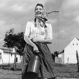 Als verführerische Bauerstochter "Piroschka" feierte Pulver in "Ich denke oft an Piroschka" 1955 einen großen Leinwanderfolg. Die Sehnsucht nach heiler Welt im Nachkriegsdeutschland war groß, Pulver einer der Stars, die sie befriedigte. Pulver, die in Bern eine Schauspielschule besuchte, war lange Zeit auf burschikose, freche Frauenrollen festgelegt.