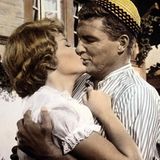 In "Kohlhiesels Töchter" drehte Pulver an der Seite von Schauspieler Helmut Schmid, den sie ein Jahr zuvor geheiratet hatte und mit dem sie bis zu dessen Tod 1992 zusammen war.