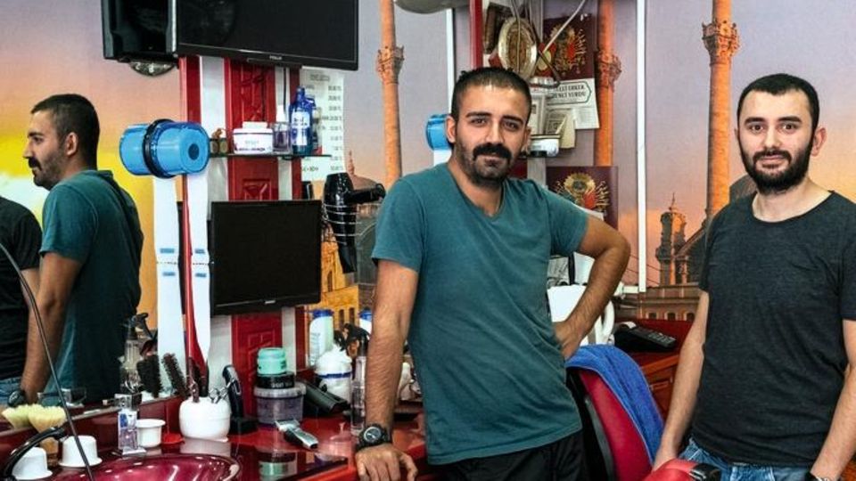 Şener Şeker (r.) mit seinem Freund Şener Şeker (r.) mit seinem Freund