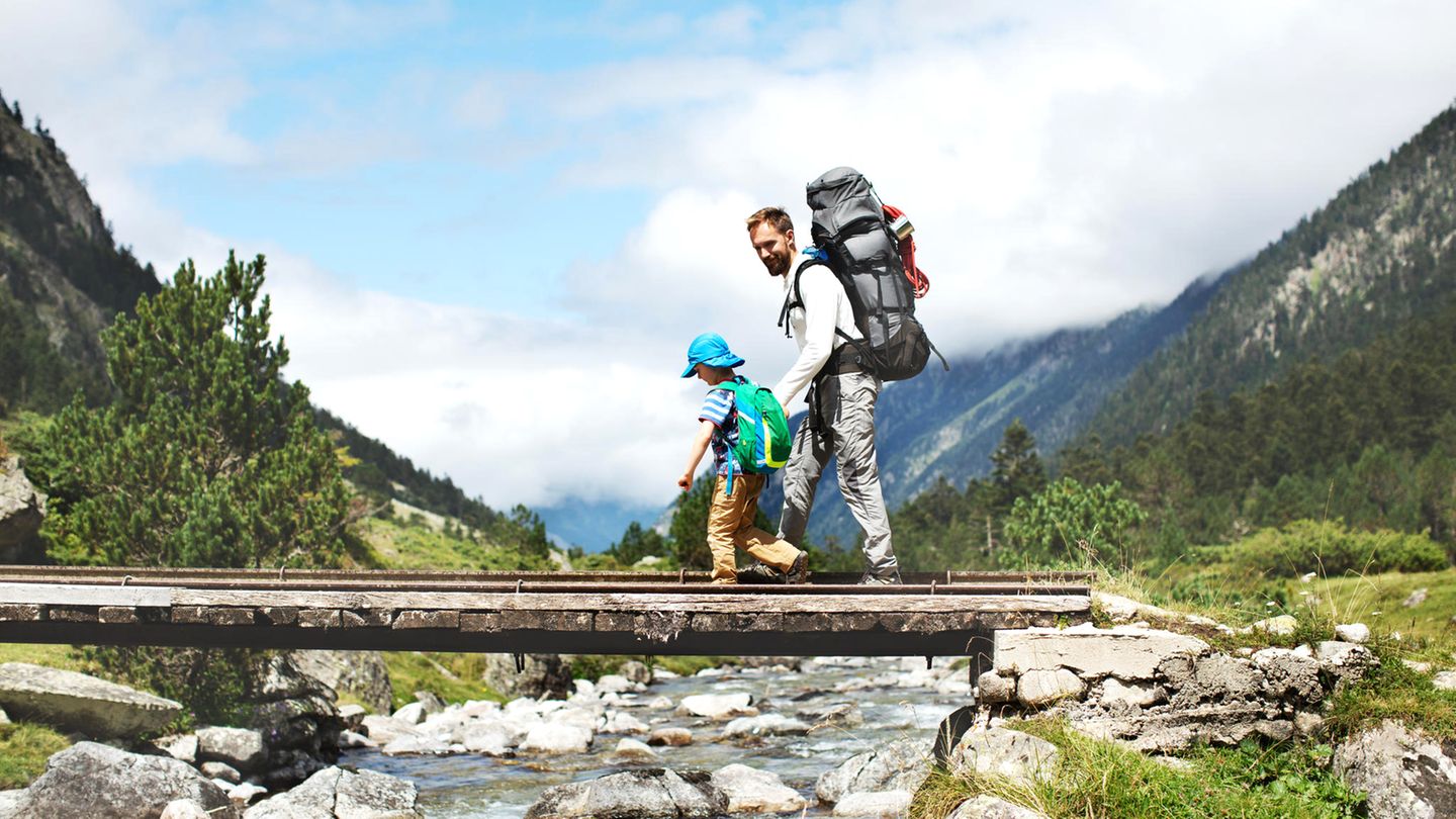 Raus-in-die-Natur-Abenteuer-Wandern-So-sorgen-Sie-bei-Ihren-Kindern-f-r-Sicherheit-und-Komfort