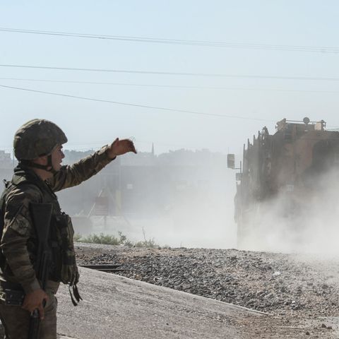 Türkisches Militär rückt in Nordsyrien vor
