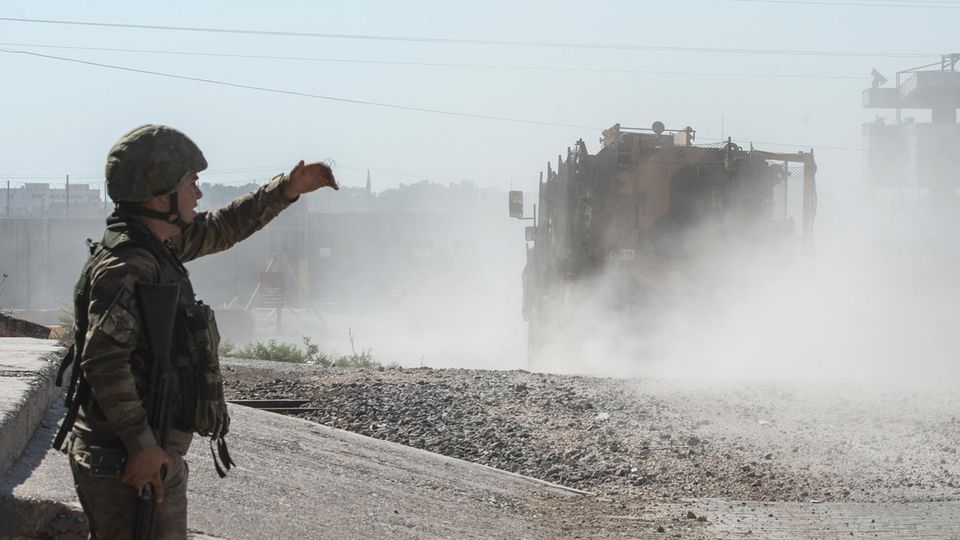 Türkisches Militär rückt in Nordsyrien vor
