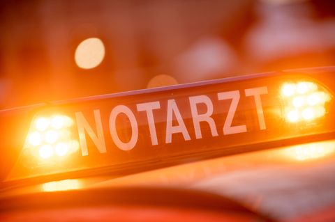 Das Notarztzeichen auf einem Auto